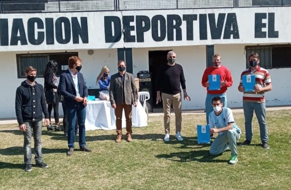 Clubes de Sacanta recibieron subsidios de la Provincia