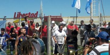 Este miu00e9rcoles el gremio mercantil se movilizu00f3 a la puerta del hipermercado Libertad.