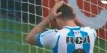 Insólito gol en contra de Racing\u002E