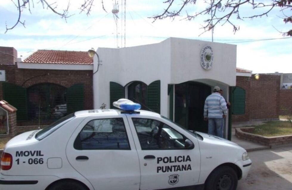 Un video muestra cómo un policía agredió a una mujer en una comisaría de Villa Mercedes