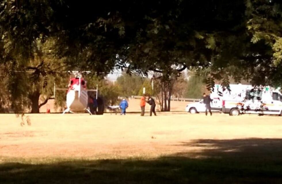 Tremendo accidente: iban en moto a la escuela y chocaron contra un caballo