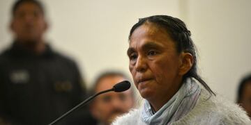BAS01\u002E JUJUY (ARGENTINA), 14/01/2019\u002E- Fotografía de archivo fechada el 28 de diciembre de 2016 que muestra a la diputada del Parlasur Milagro Sala durante una audiencia, en Jujuy (Argentina)\u002E La Justicia argentina condenó hoy, lunes 14 de enero de 2019, a 13 años de cárcel a la diputada del Parlasur Milagro Sala por el presunto desvío de fondos destinados a la construcción de viviendas\u002E La dirigente de la organización política argentina Tupac Amaru fue considerada \