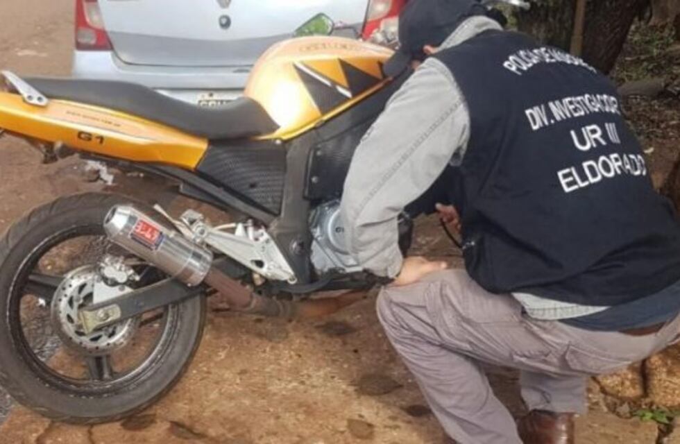 Quiso vender una moto robada en Facebook, terminó preso