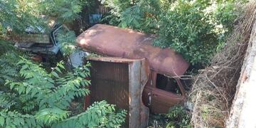 El terreno es cuidado por un joven que no tiene autorización de los dueños para limpiar\u002E