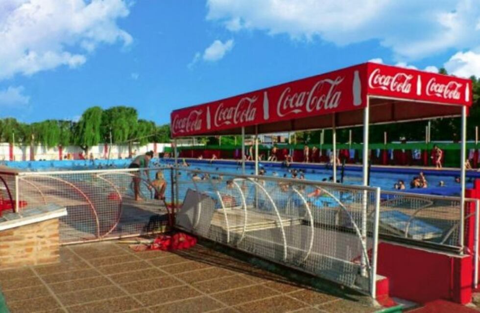 En Instituto se tiran a la pileta con Camilo