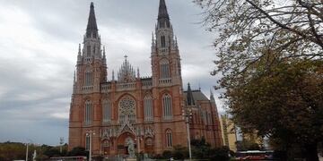 La policía de la ciudad comenzó con la colocación de vallados (web)\u002E