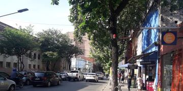Paro de colectivos: el microcentro se encuentra sitiado desde las 19 del martes\u002E (Vanesa Edmundo)