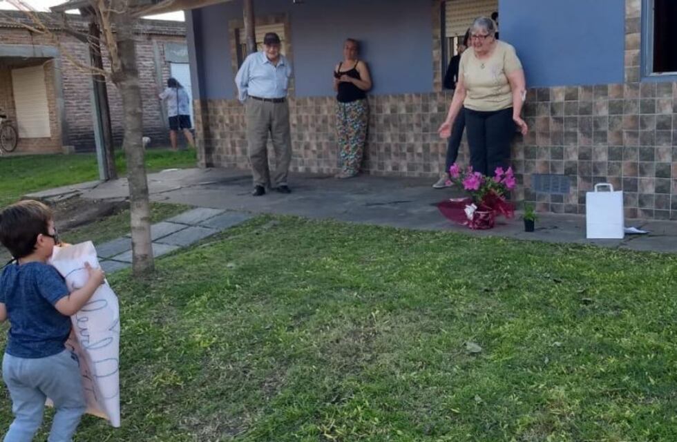 Celebrar con distanciamiento: cómo festejan los que cumplen años en cuarentena
