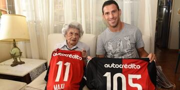 Maxi Rodru00edguez visitu00f3 a una abuela de 105 au00f1os que sou00f1aba con conocerlo.