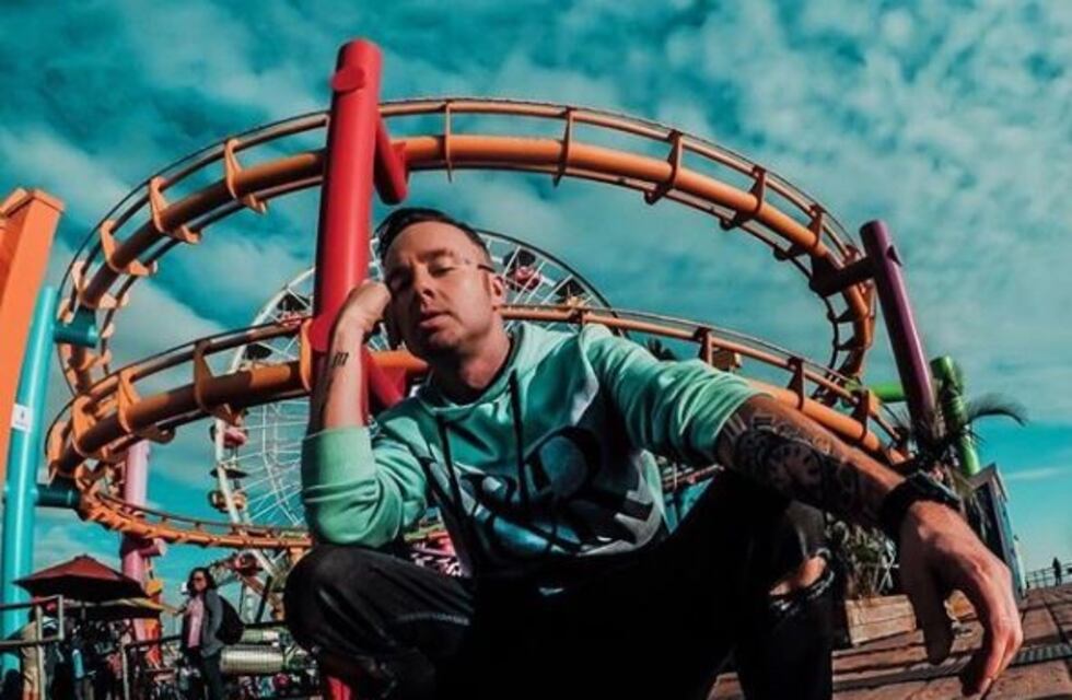 Un rapero murió al caer desde una avioneta mientras grababa un videoclip