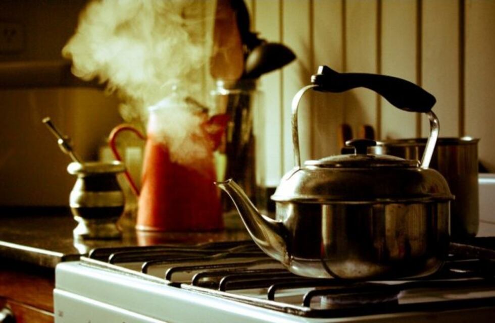 Abuela salteña tiró agua hirviendo a ladrones que atacaban a su marido