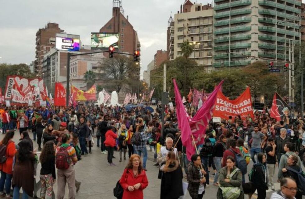 Una multitud marchó en defensa de la educación pública en Córdoba