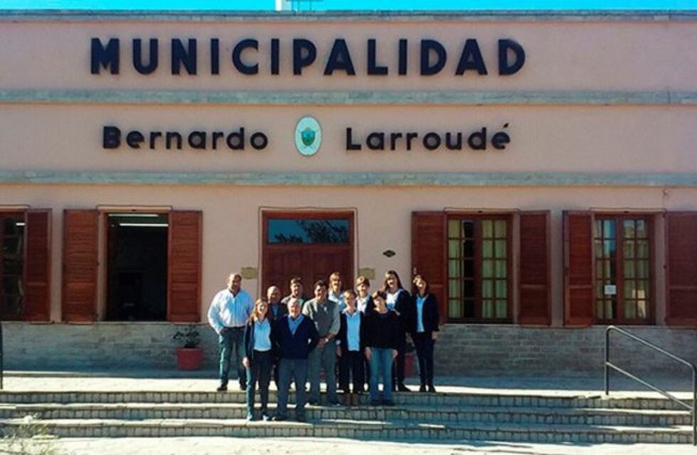 Una funcionaria y el hijo del intendente en una fiesta ilegal en Bernardo Larroudé