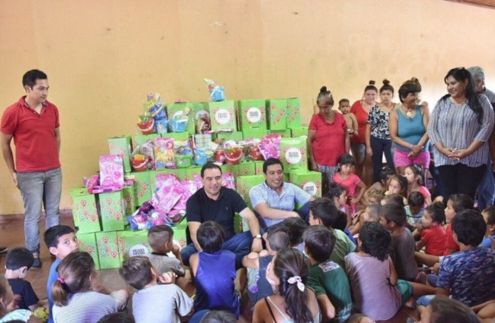 Valdés recorrió barrios de Corrientes por Navidad