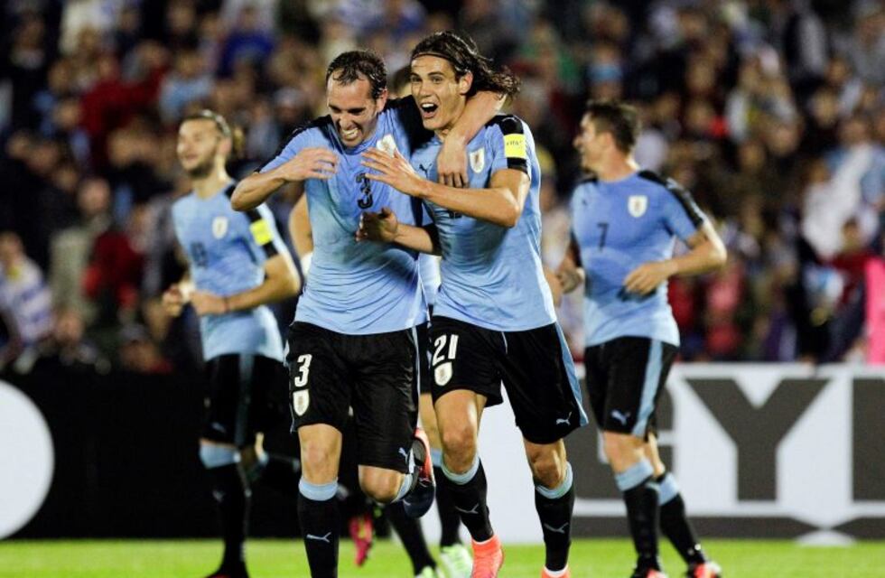 Uruguay goleó 3-0 a Venezuela y sigue puntero en las Eliminatorias sudamericanas