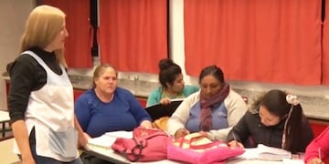 Adultos cursan la escuela primaria en General Pico (Infopico)