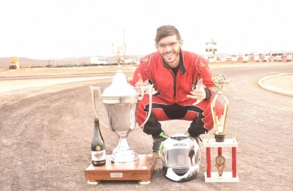 En tiempo de cuarentena, Almirón logró éxitos internacionales en simulación de carreras