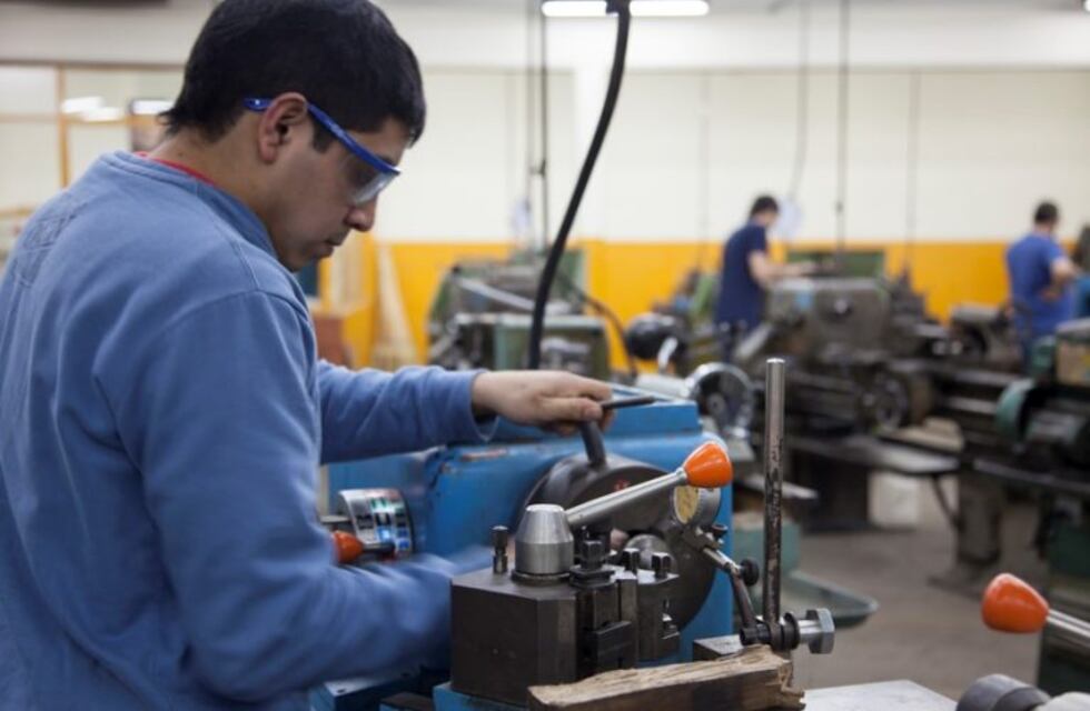 En un año se perdieron casi 3000 puestos de trabajo