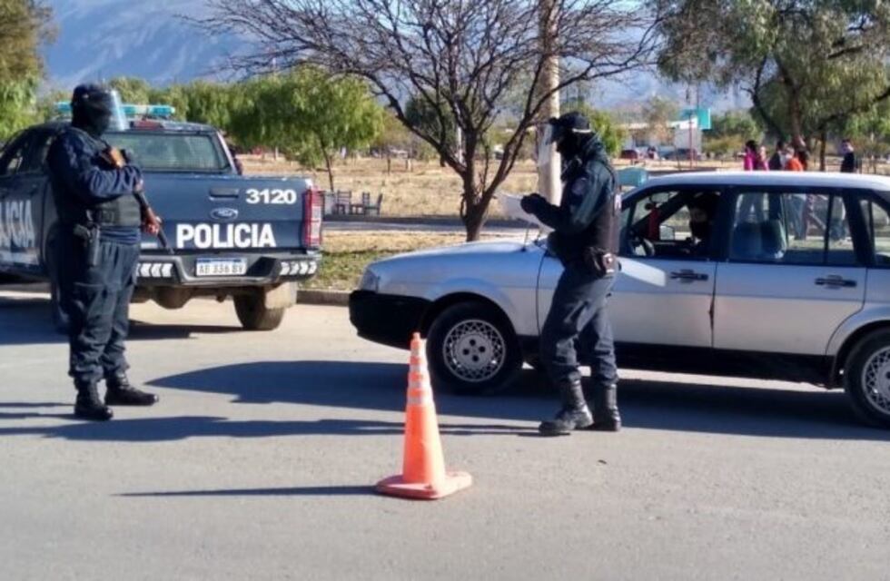 Controlan a más de 2800 personas en operativos viales en Capital