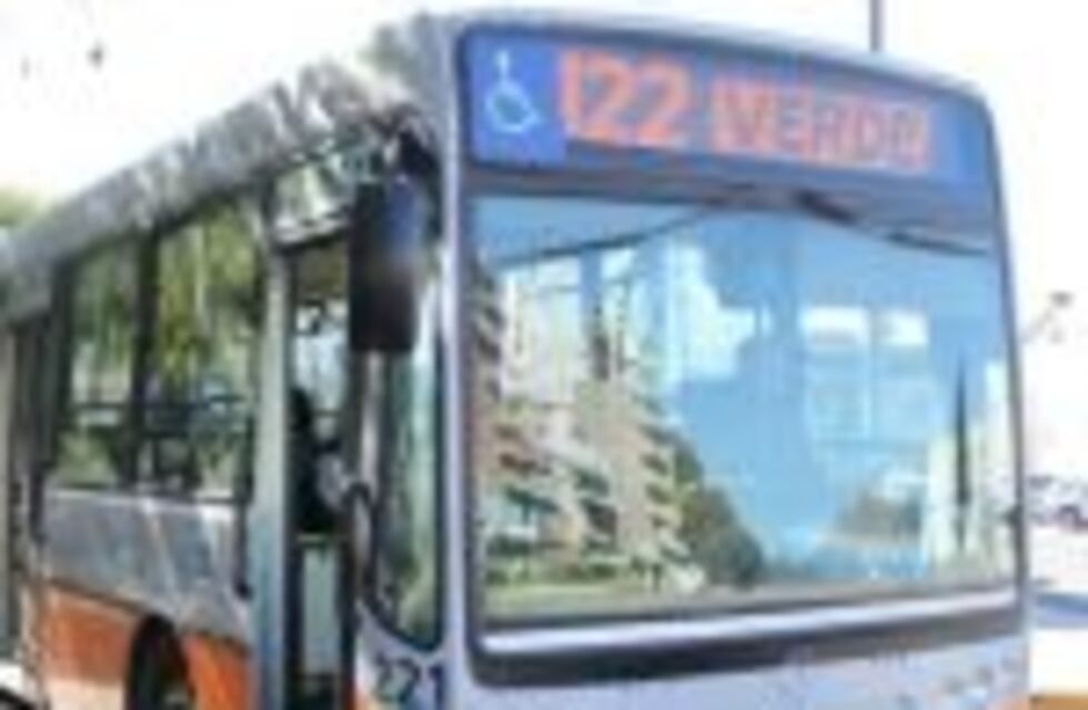 Pese a que no había colectivos, el "Cuándo llega" siguió funcionando y denuncian irregularidades