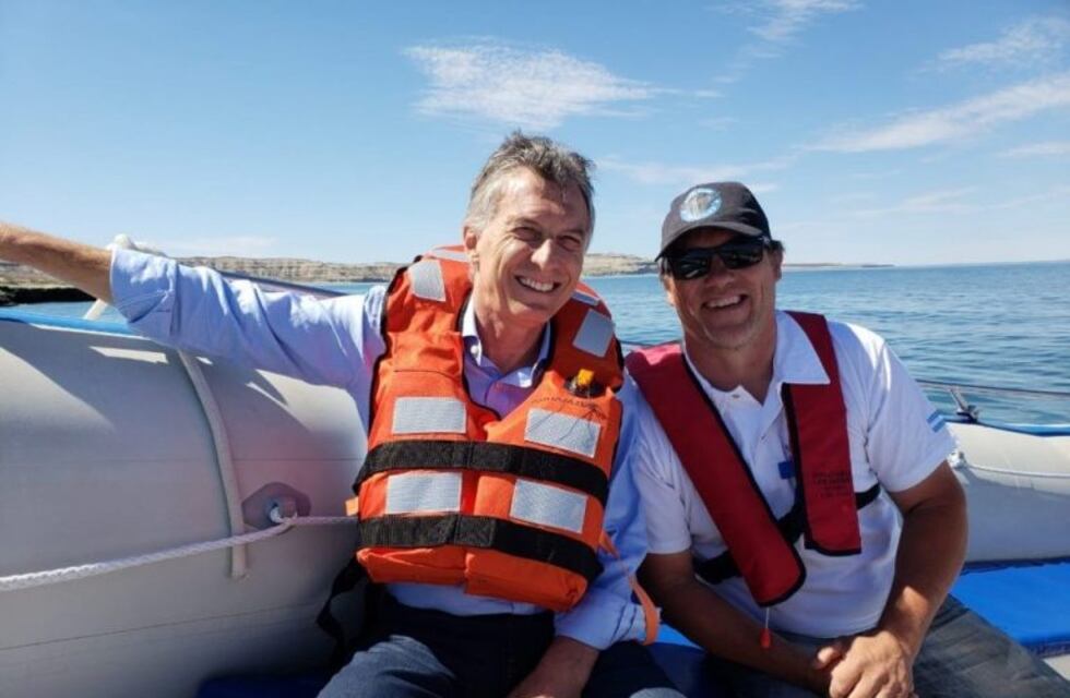 Macri realizó avistaje en Puerto Pirámides y se reunió con el gobernador de La Pampa