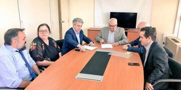 Martínez en reunión