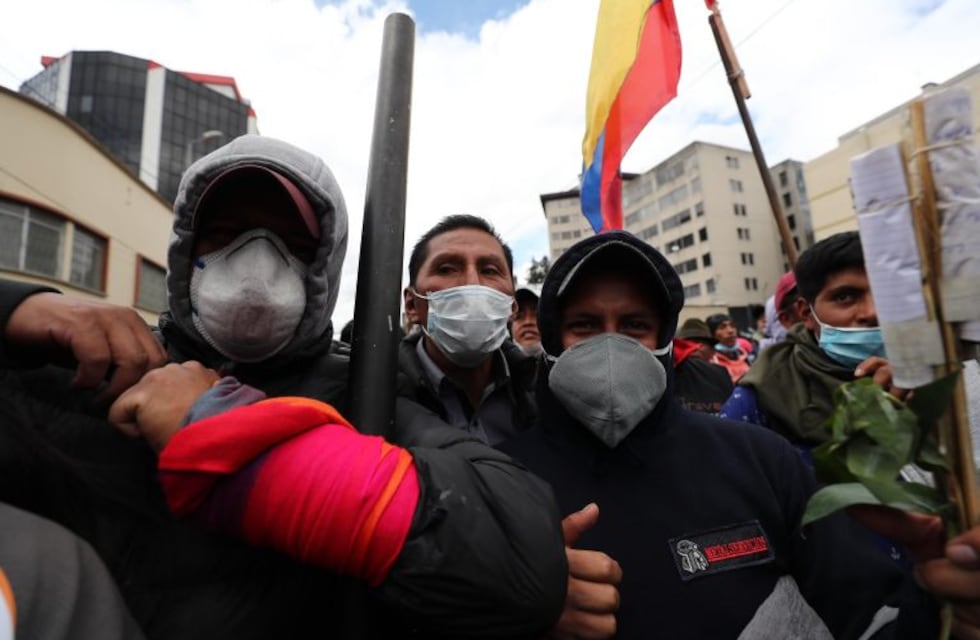 Crisis en Ecuador: indígenas liberaron a los diez policías retenidos