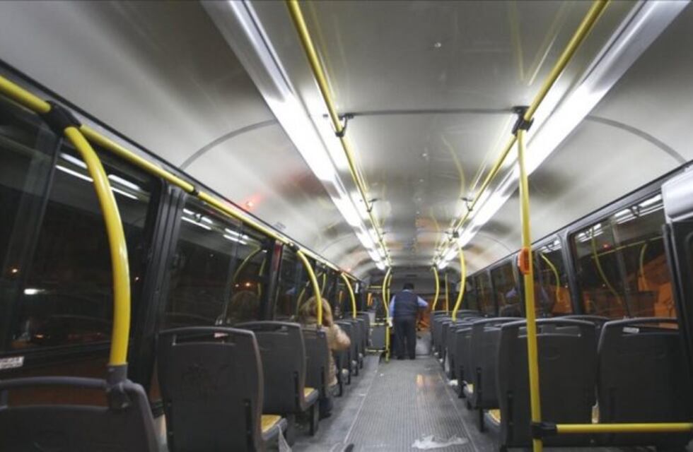 Quiso escapar de un robo en colectivo pero el chofer lo llevó a la comisaría