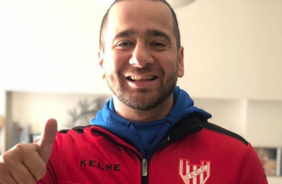 Camilo Nicolás se puso la camiseta para la campaña de socios de Instituto