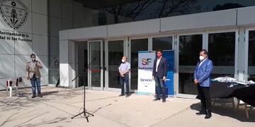 Entrega de cascos de oxígeno en San Francisco