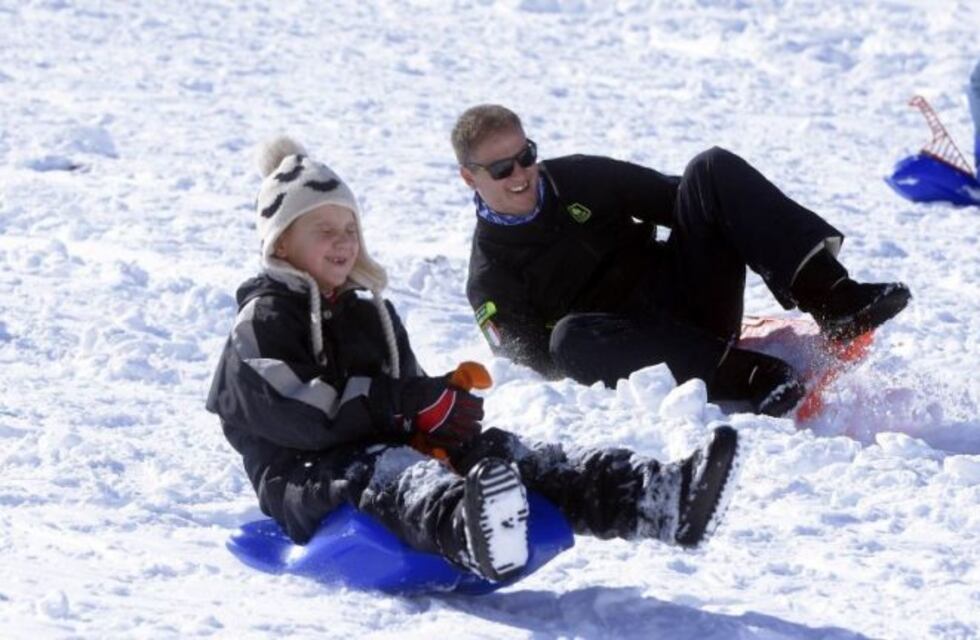 Los turistas disfrutaron la nieve mendocina