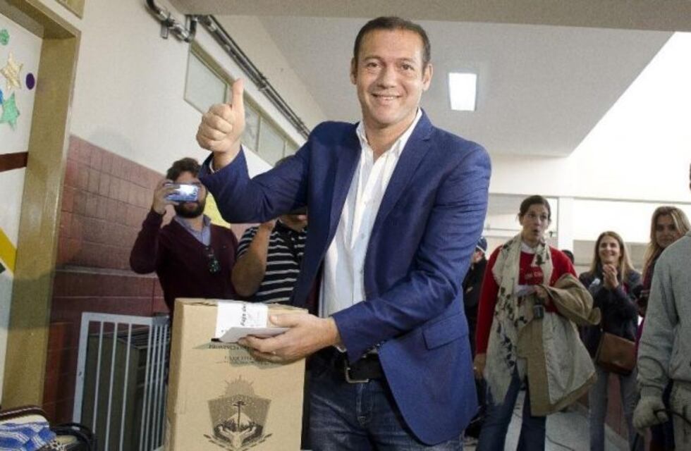 "Hoy es un día de la democracia", dijo Gutiérrez al votar en la capital provincial