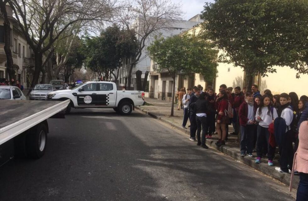Evacuaron 10 escuelas en un día y en agosto hubo más de 60 por amenazas de bomba en la ciudad