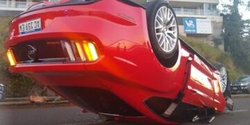 Así quedó el Mustang en la Costanera de Posadas\u002E (MisionesOnline)