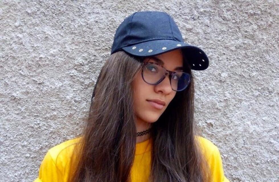Azul Mowszet: la influencer de Carlos Paz que difunde el uso de la copa menstrual