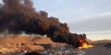 Denuncian quema ilegal de basura en Perito Moreno