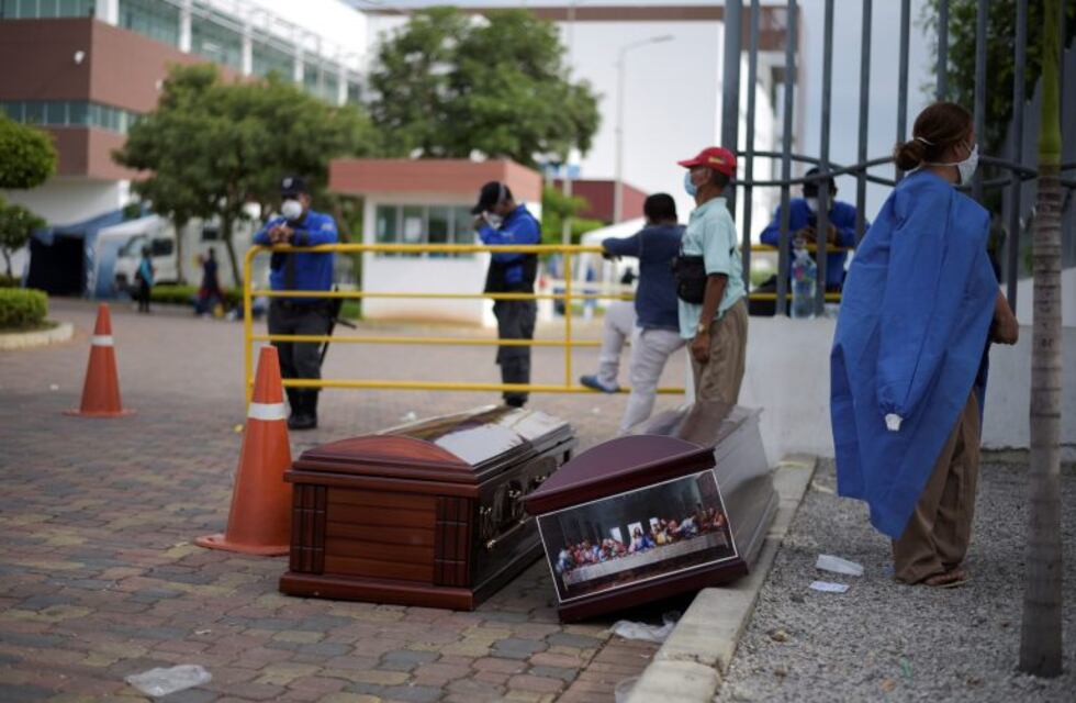 Coronavirus en Ecuador: retiran cuerpos de las casas y hay cadáveres en las calles