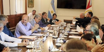 Primera reunión de gabinete de Omar Perotti (prensa Gobernación)