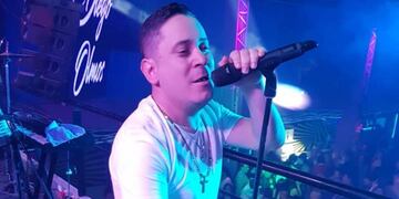 Diego Olmos, cantante y compositor de cuarteto\u002E