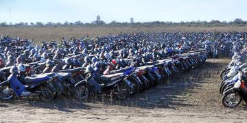 Las motos secuestradas por la Policía son llevadas a un predio colindante con Potrero del Estado.