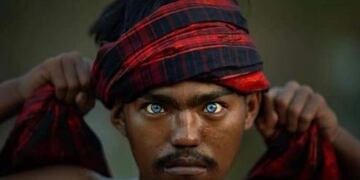 Una tribu de Indonesia cautiva porque sus integrantes tienen los ojos azules. Foto: geo.rock888/Instagram.