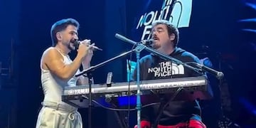 El colombiano invitó al escenario al conductor de Olga para cantar juntos Seminare.