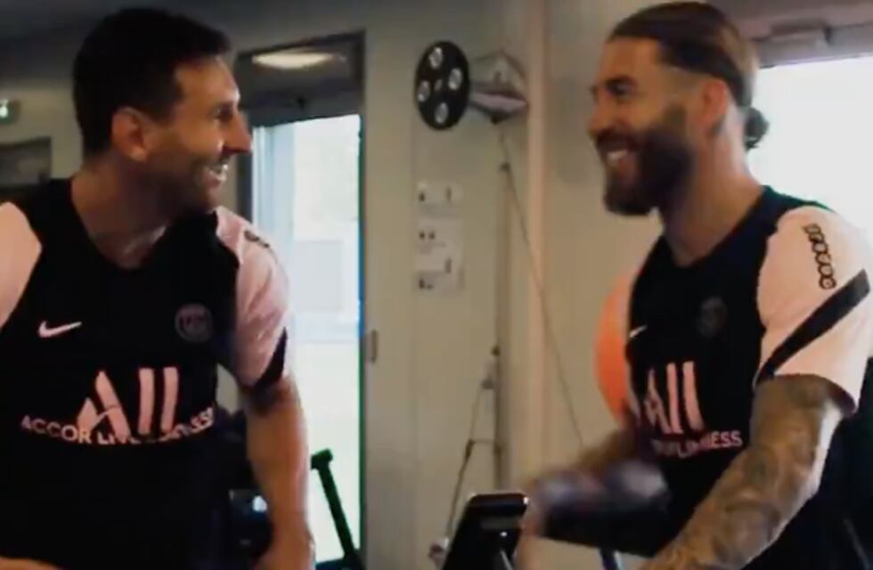 Lo mejor del primer entrenamiento de Messi en PSG: reencuentro con Neymar y gran abrazo con Sergio Ramos