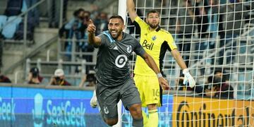 Wanchope Ábila convirtió su primer gol, y lo festejó viendo NBA y al también cordobés Facundo Campazzo.