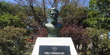 Busto de José María Fascio de la Fuente, el militar español que fue primer gobernador de Jujuy, emplazado en el barrio "18 de Noviembre" de la capital jujeña.