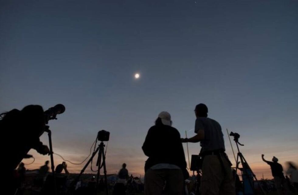 Eclipse: el Hellen Keller organizó una percepción inclusiva para personas con discapacidad visual