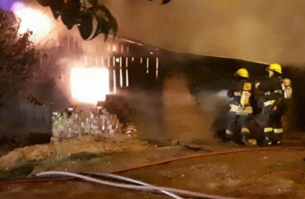 Alem: se incendió una casa por culpa de una salamandra