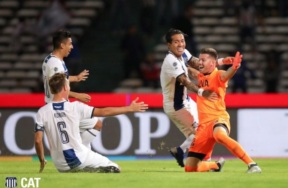 Guido Herrera volvió a su nivel; el mejor en las revanchas de Copa de la Superliga