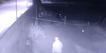 Delincuentes trepan tapial en Concepción Del Uruguay\nCrédito: Via Gualeguaychú