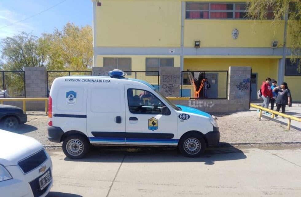 Un niño de 10 años llevó una 9mm a la escuela